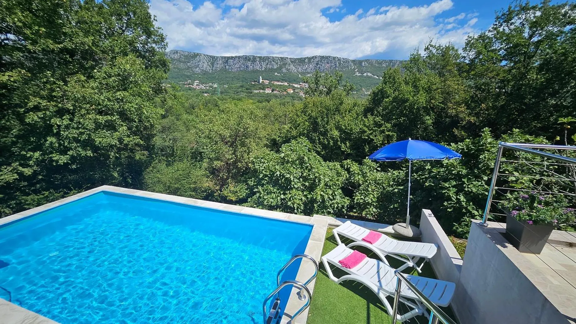Bella Vista location
